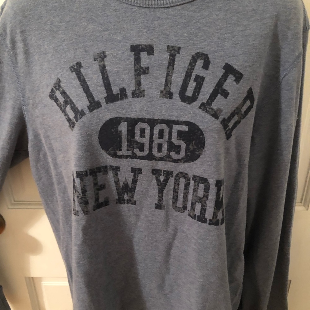 Tommy Hilfiger women’s blue crew neck size medium. - Picture 2 of 5